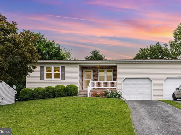 102 May Dr, Dillsburg, PA 17019