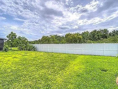 5 bed, 2.5 bath, 2912 sqft, $2,700 — Photo 2