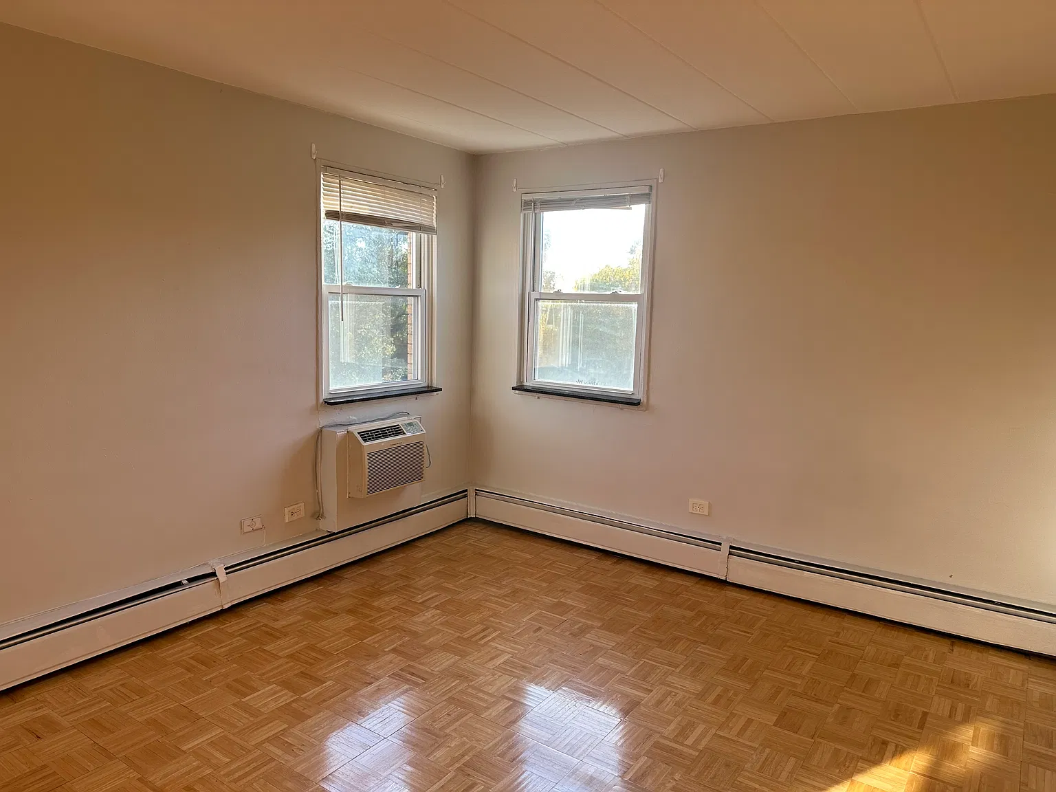 2 bed, 950 sqft, $1,750 — Photo 2