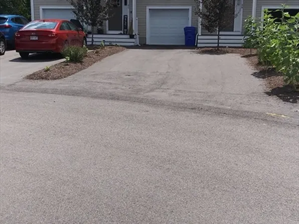 27 Dora Dr #B, Taunton, MA 02780