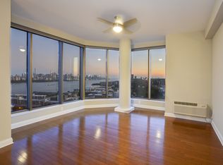 228 Gorge Rd #8, Edgewater, NJ 07020