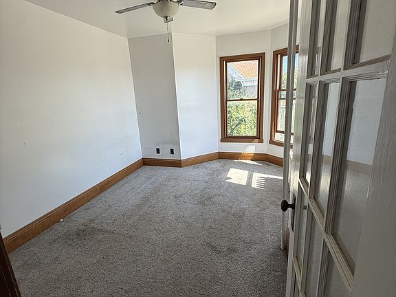 3rd image of 611 1st St W #3