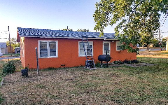 5th image of 806 E Avenue B
