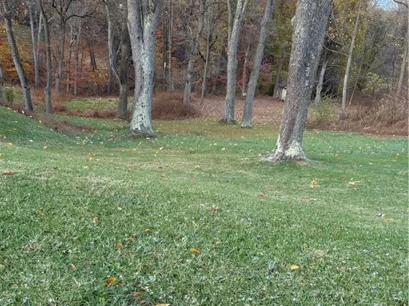 Wanda St, Weirton, WV 26062