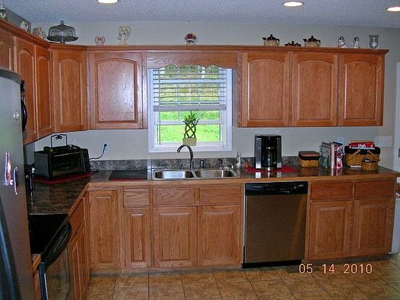 4th image of 239 Lawrence Ln