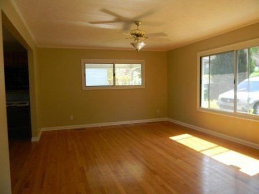 4th image of 814 Brown St
