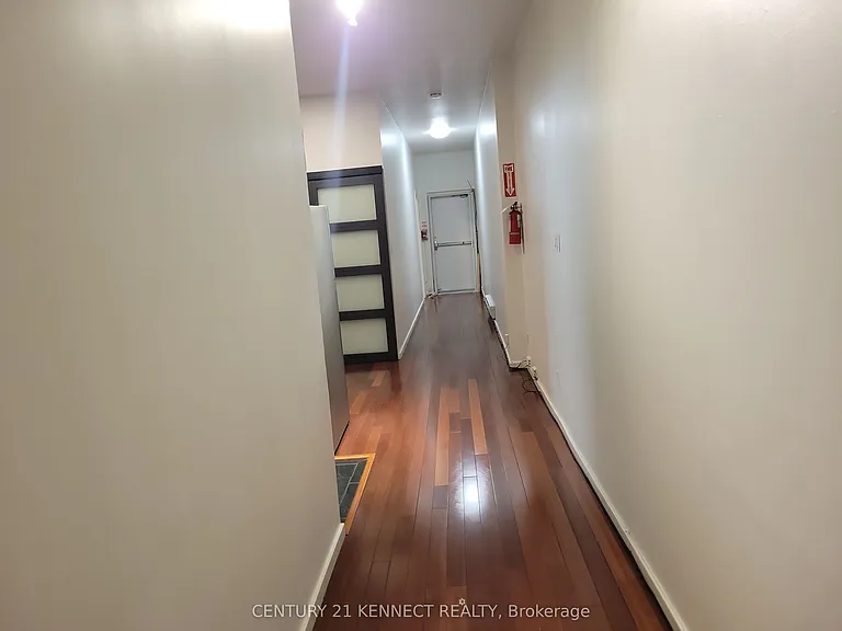 181 Augusta Ave #2 — Photo 23