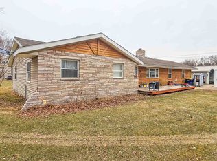 10582 Atwood Rd, Roscoe, IL 61073