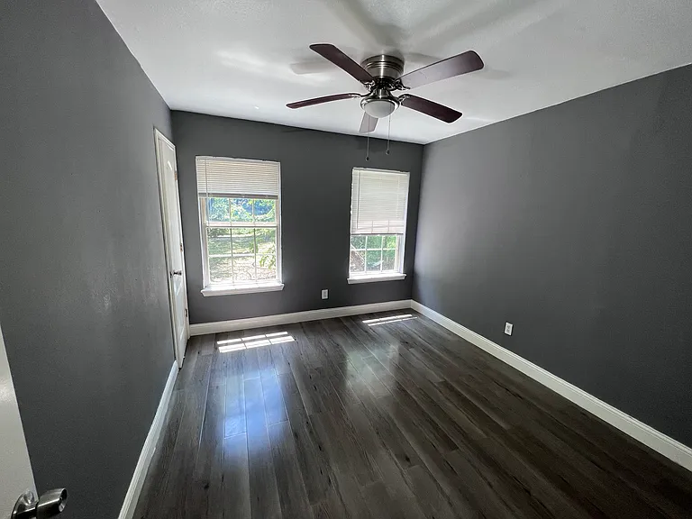 2224 Morrell Ave — Photo 5