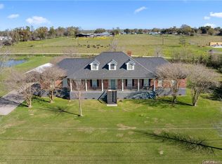 135 Country Ln, Lake Charles, LA 70607