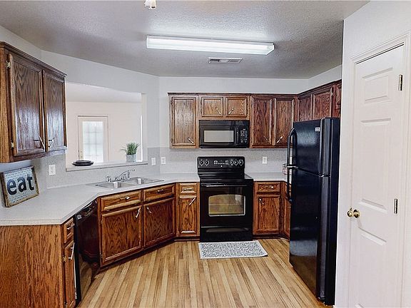 5th image of 5202 Colorado Dr