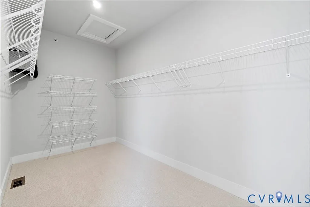 3 bed, 2.5 bath, 1573 sqft, $2,480 — Photo 3