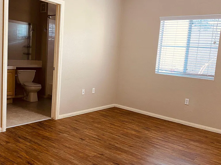 Master bedroom w/master bath
