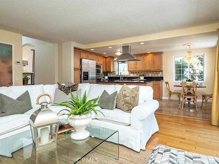 4406 Vista Pl — Photo 4