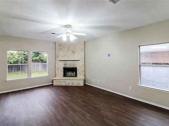 4th image of 1117 Concan Dr