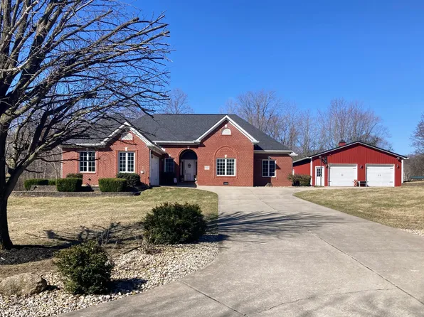 10476 N Prairie Hills Dr, Mooresville, IN 46158