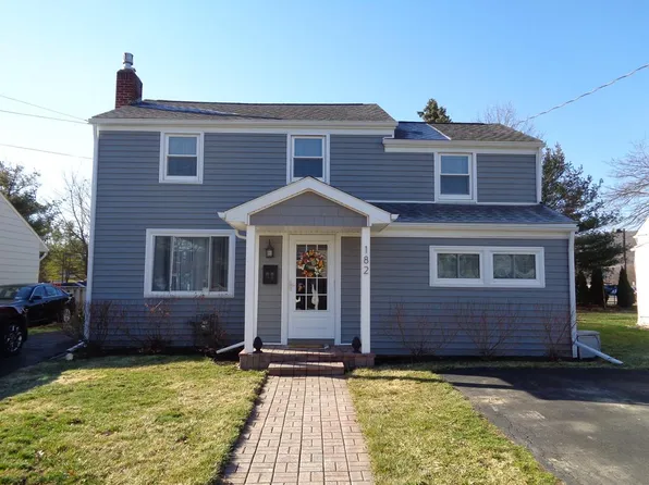 182 South Pl, Corning, NY 14830