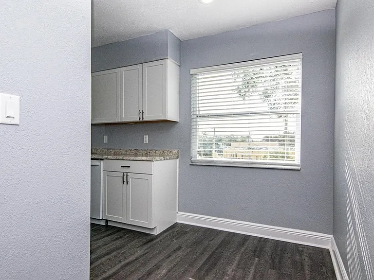 107 Karde Ln #E — Photo 12