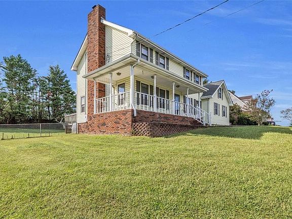 3rd image of 1629 W Rebel Rd