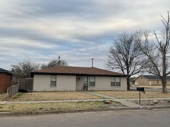 702 Steele Dr, Spearman, TX 79081