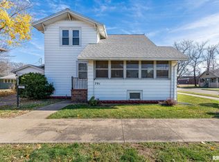 701 Park Pl, Clinton, IA 52732