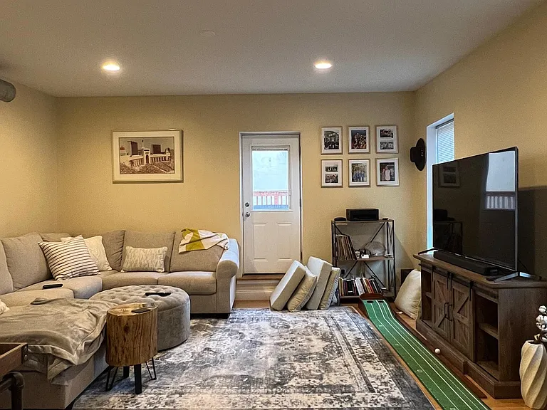 563 N 20th St #C — Photo 1