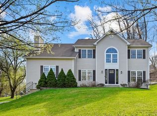 15 Drake Ln, White Plains, NY 10607