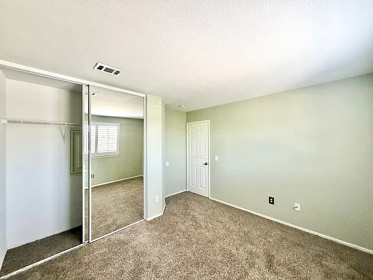 46383 Vianne Ct — Photo 29