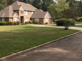 3 Hillcrest Ln, Texarkana, AR 71854