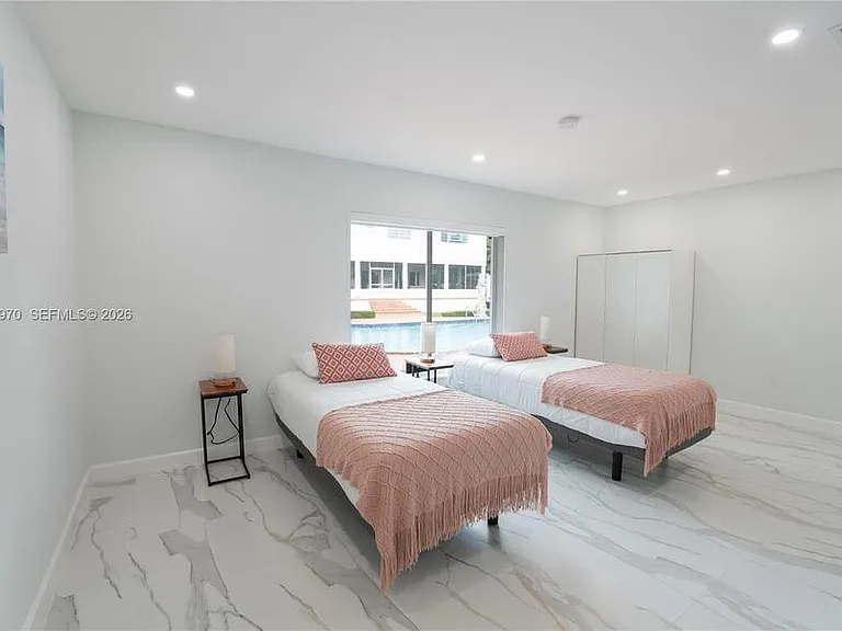 12040 SW 43rd St — Photo 44