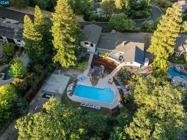 3235 Surmont Dr, Lafayette, CA 94549