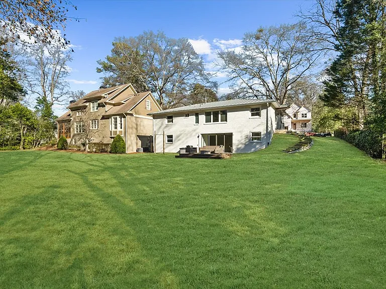 2420 Cove Cir — Photo 52