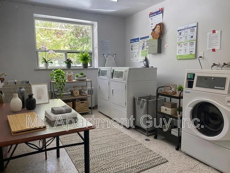 4100 Bathurst St #302 — Photo 7