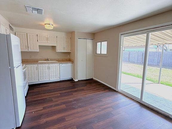 4th image of 6643 W CAMBRIDGE Avenue