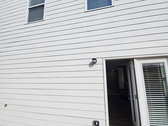 5th image of 763 Woodstock Grove Dr
