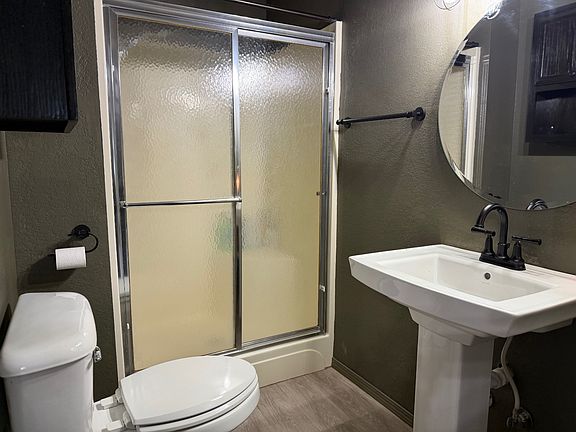 2nd image of 106 Merchant St