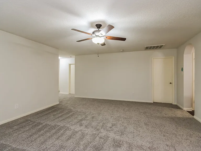 4422 Cannongate Dr — Photo 3