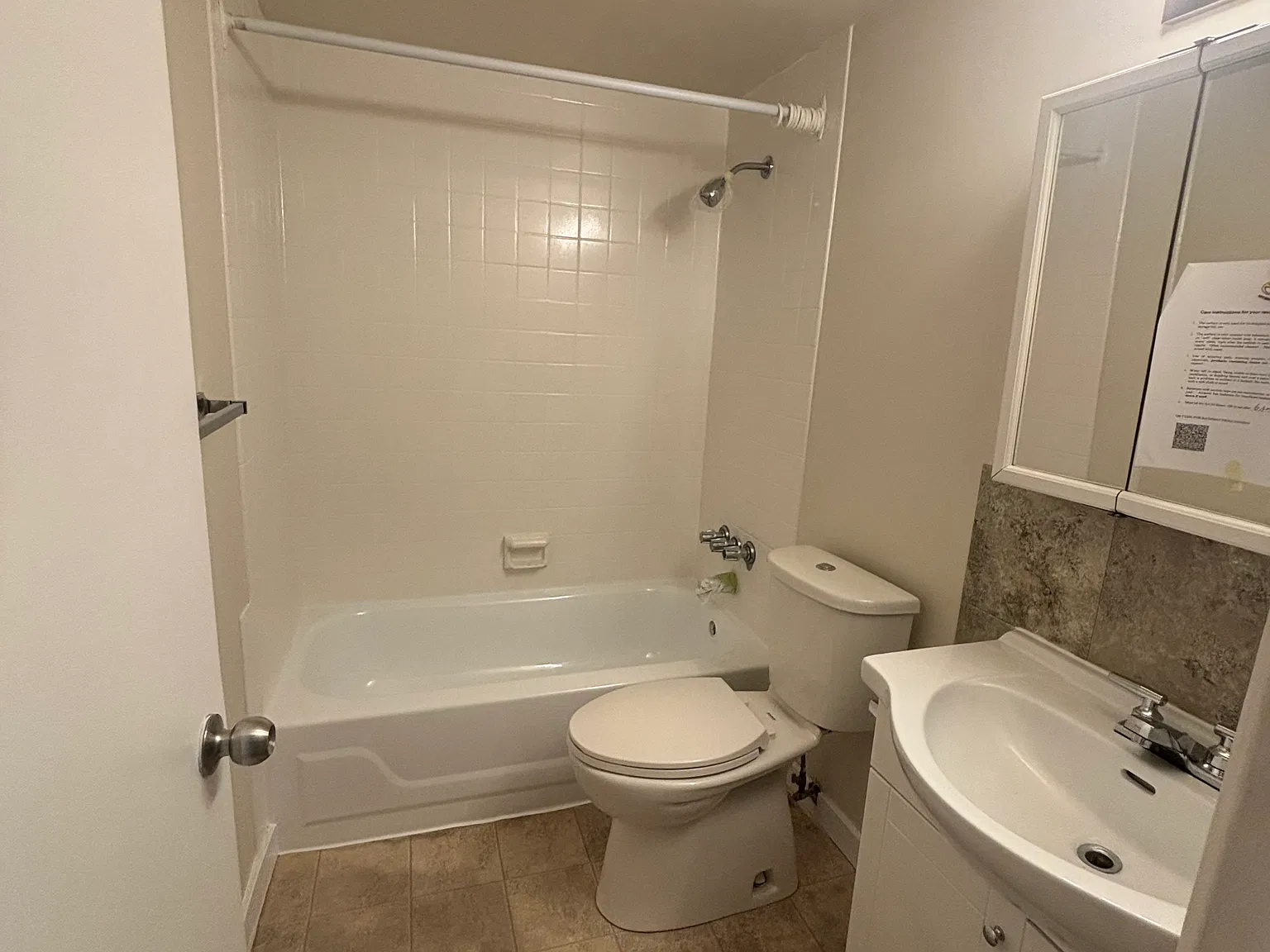 1 bed, 650 sqft, $1,700 — Photo 4