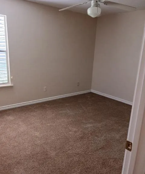 4918 Lauren Dr — Photo 3