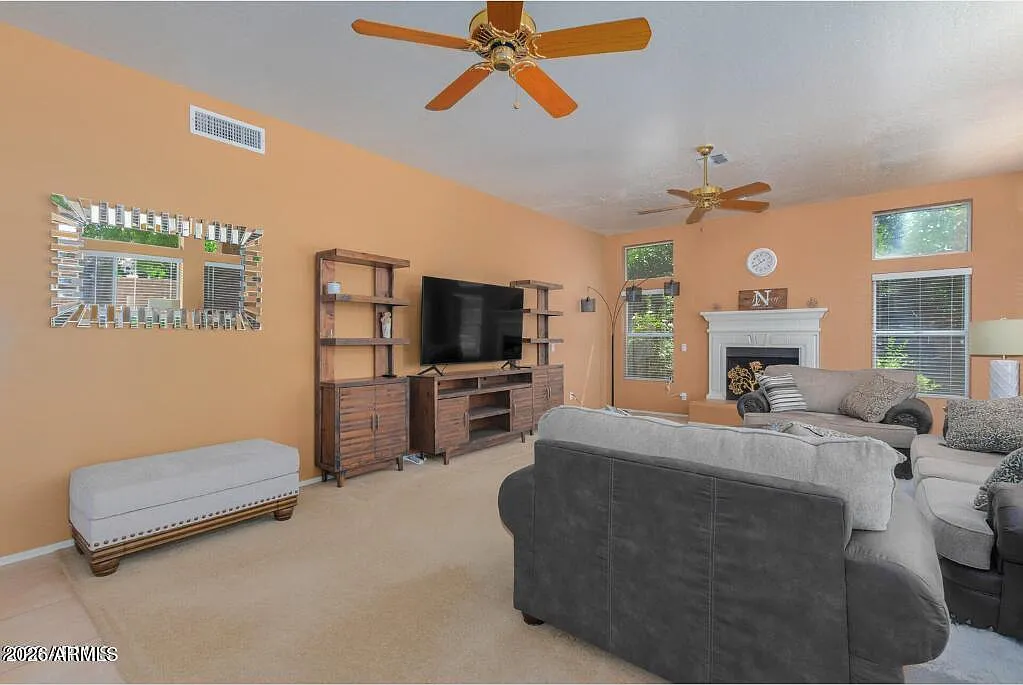 5 bed, 3.5 bath, 4198 sqft, $5,000 — Photo 4