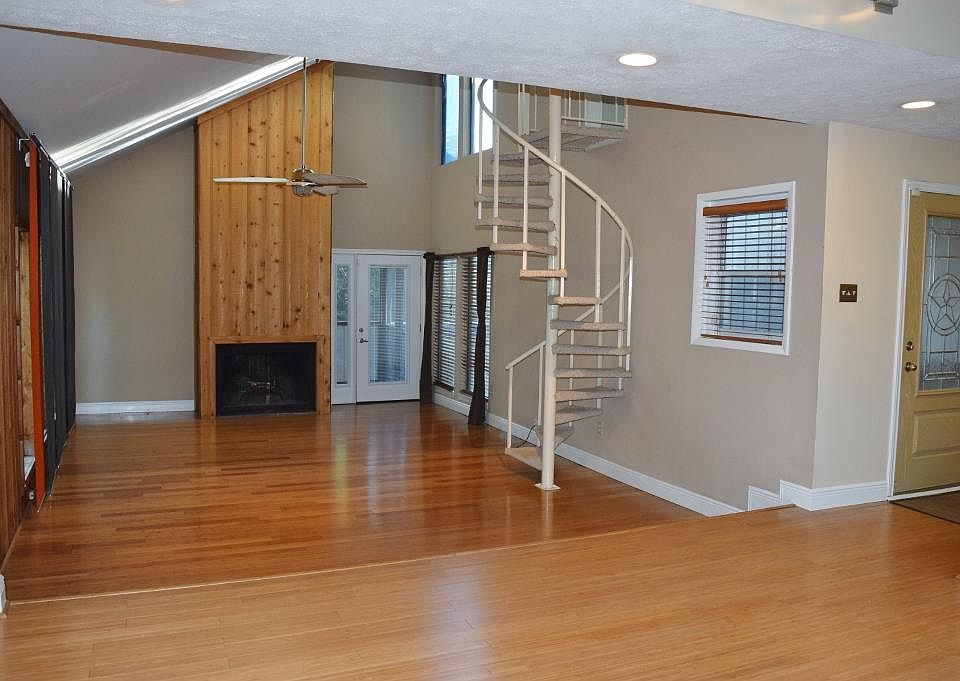 1st image of 18118 Bambriar Dr