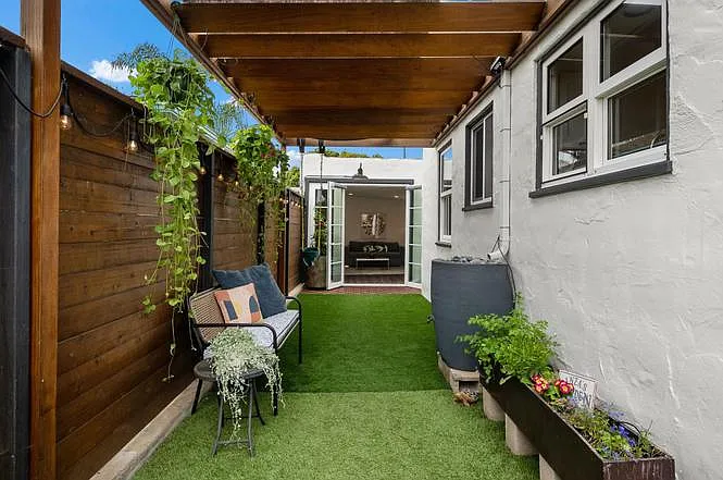 4620 Mission Ave — Photo 5