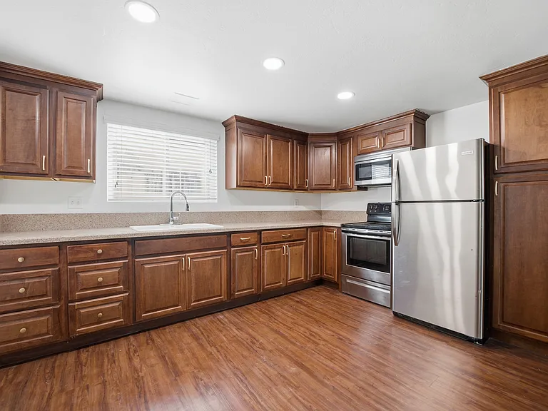 1846 Oliver Ave #2 — Photo 2