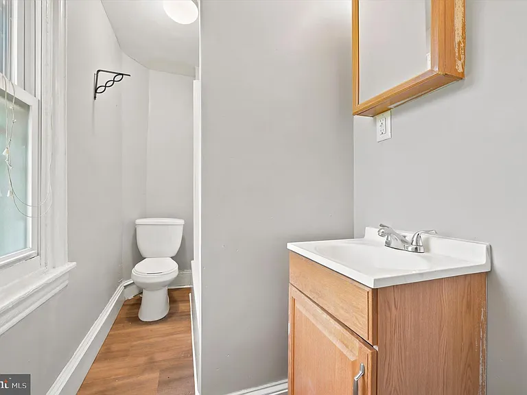 729 Haverford Rd — Photo 18