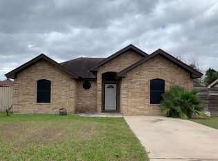 105 N Castillos Y Diamantes St, Mission, TX 78572