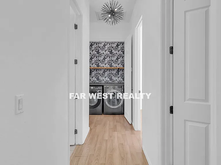 5251 N Celestine Ct — Photo 17