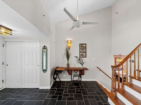 5th image of 2711 E Bel Aire Dr