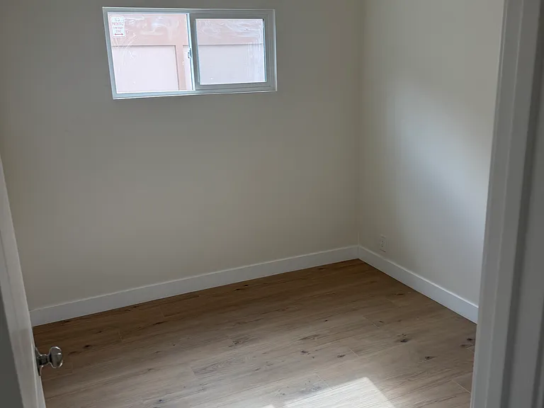 6540 S Pickering Ave — Photo 5