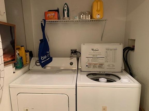 5th image of 850 N Maplewood Ave APT 1F