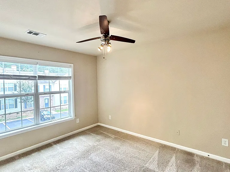 933 Prestwyck Ct — Photo 17